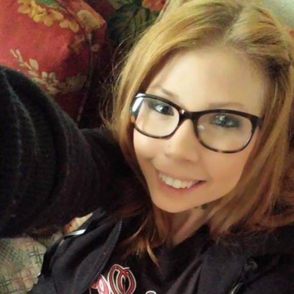 Meet your Posher, Carolyn - Picture 1 of 1